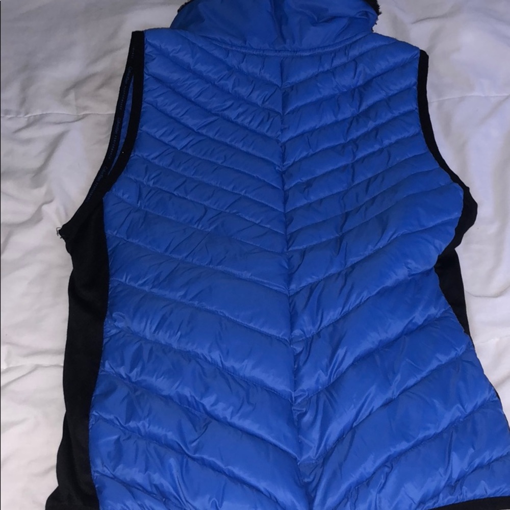 Vest - Picture 4 of 5